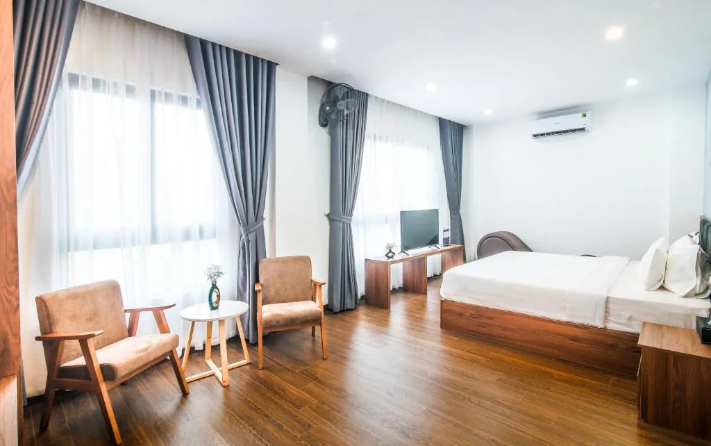 Suite with City View — Grand Lee Hotel